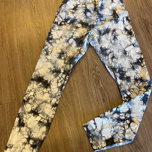 Lululemon Tie Die Wunder Train Tights 25"- Size 6